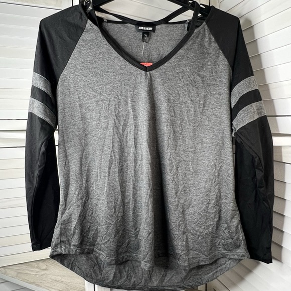 Joe Boxer Women's Juniors Plus 1X Gray Black Raglan Long Sleeve V-Neck Tee NWT - Picture 1 of 6
